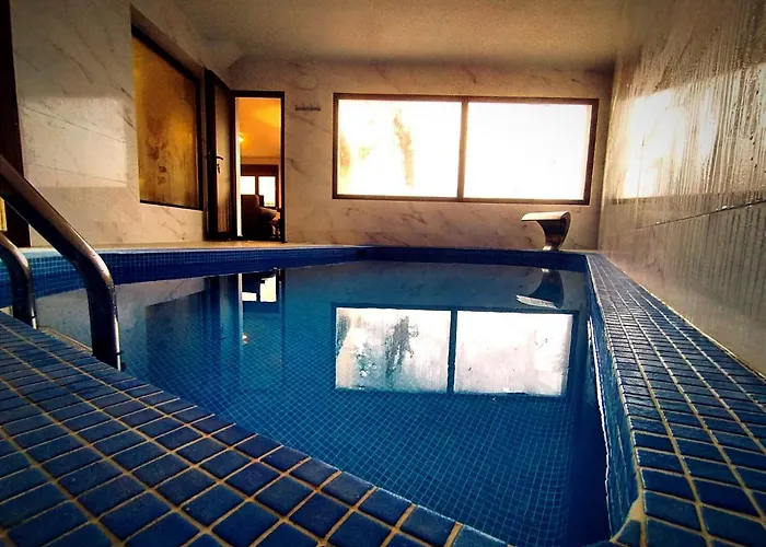 El Aprisco, Con Piscina Climatizada En Hueva-Guadalajara