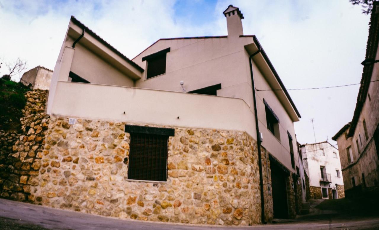 El Aprisco, Con Piscina Climatizada En Hueva-guadalajara Holiday home