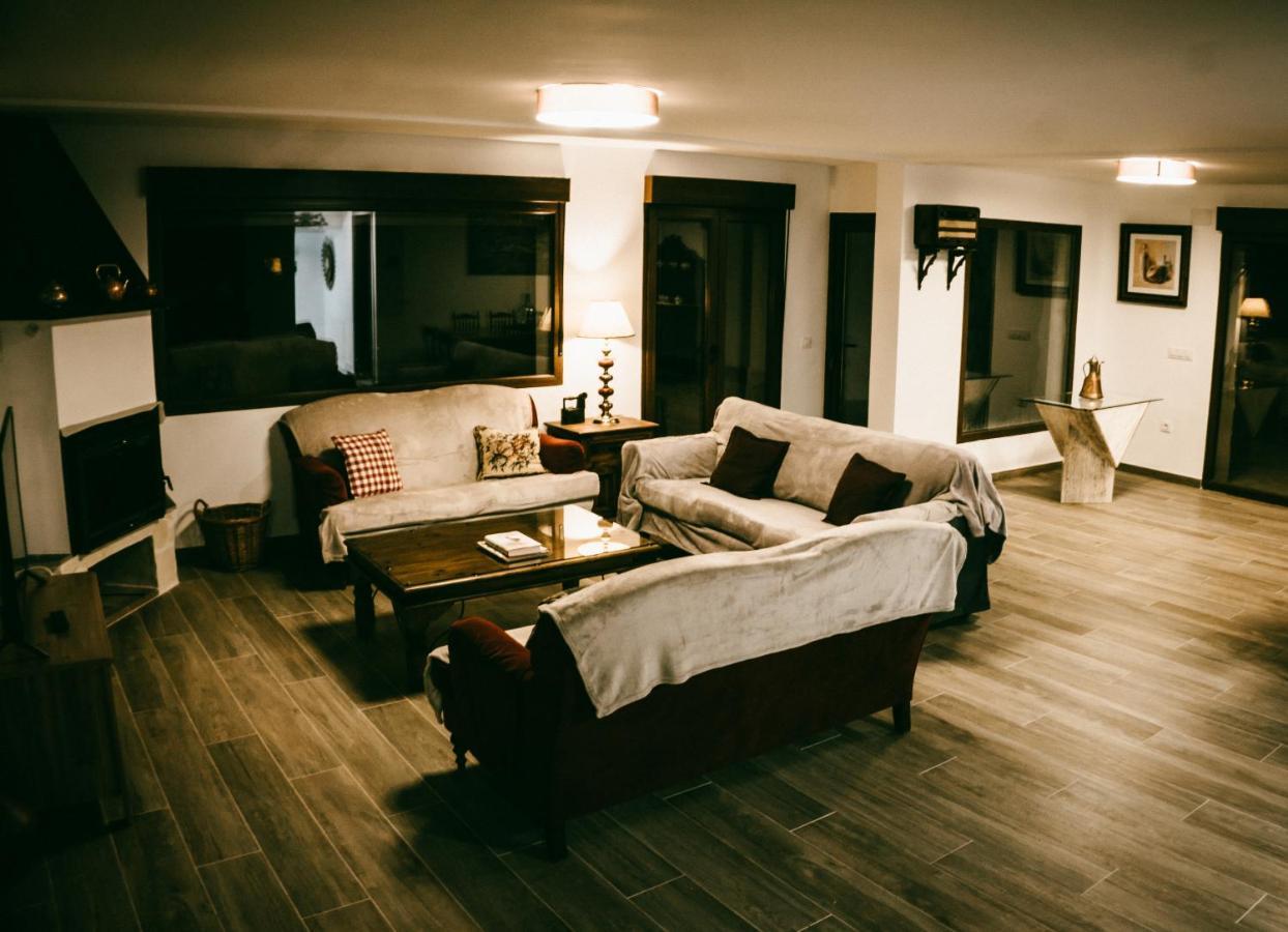 Holiday home El Aprisco, Con Piscina Climatizada En Hueva-guadalajara Hueva